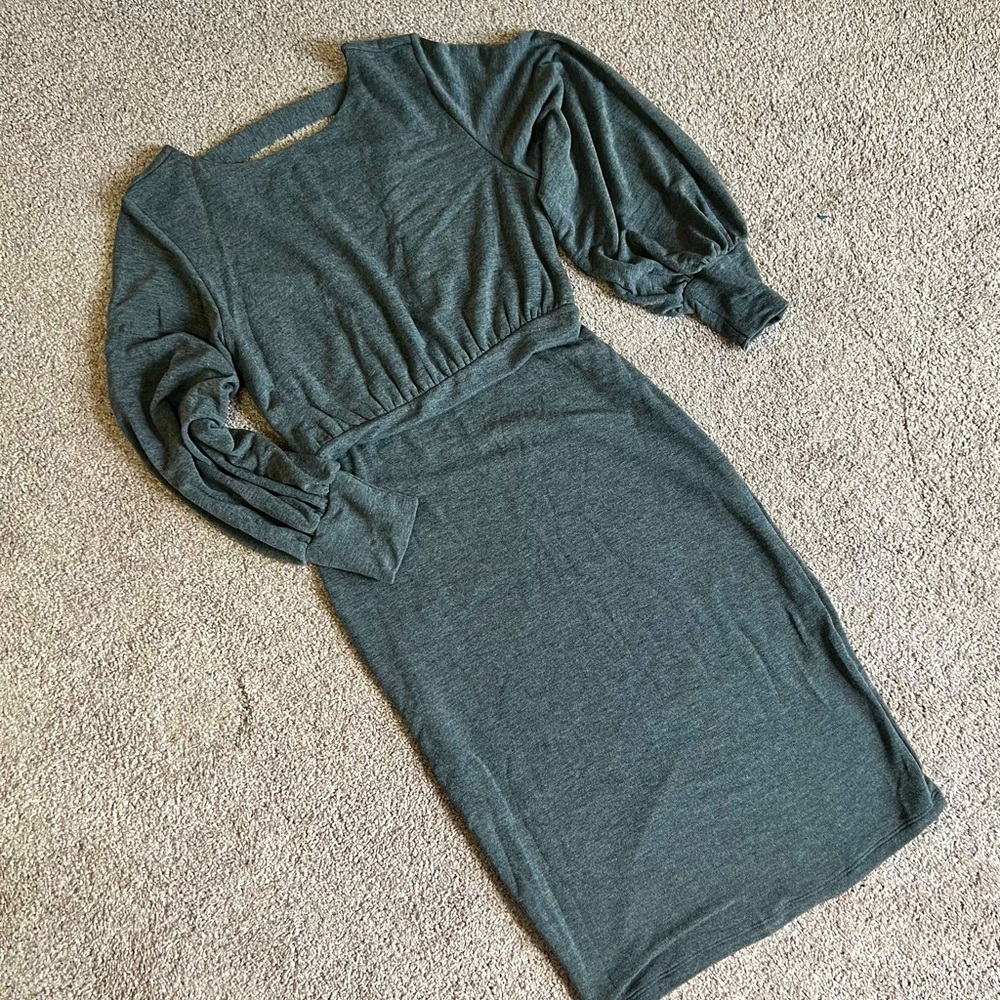 Vici dolls collection gray sweater dress puff sleeve open back large fitted fall